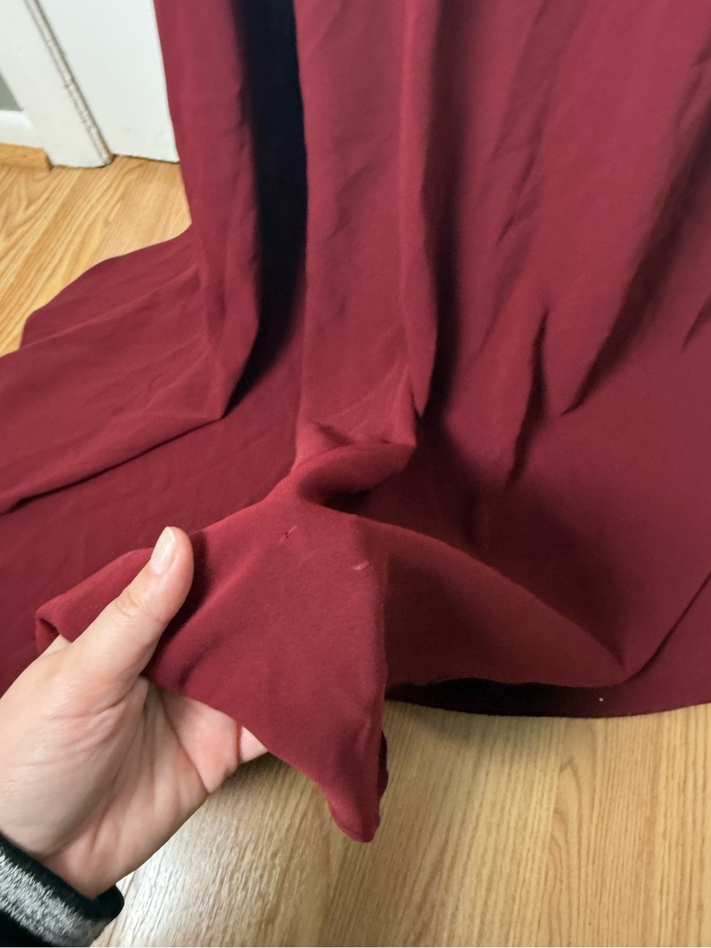 Elliatt Isadora Gown in Burgundy S - Picture 7 of 10